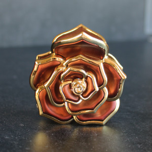 Rose Hair Clamp In Brown